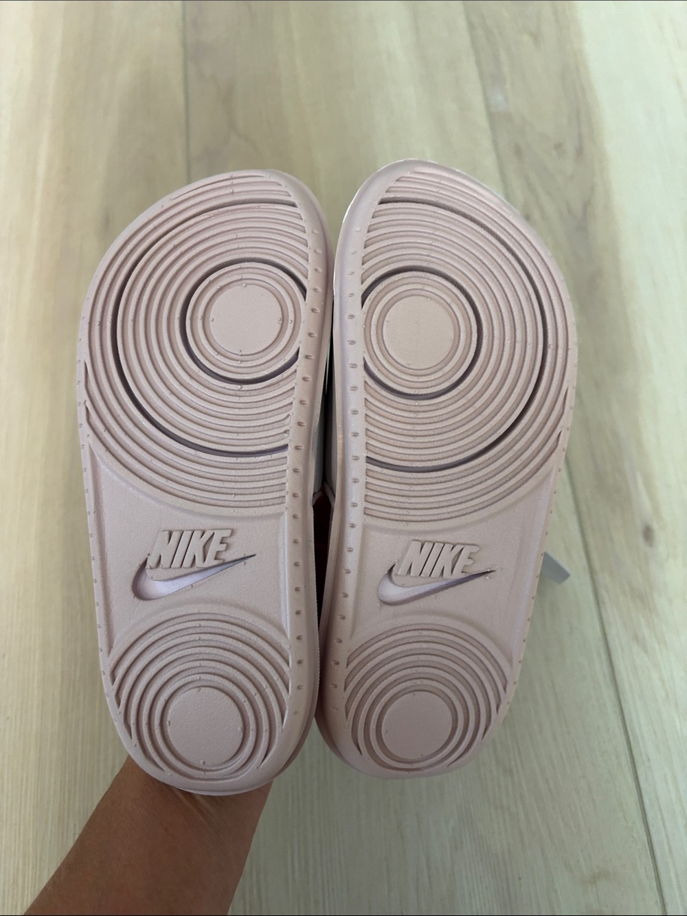 Nike Light Pink Offcourt Slide Sandals with Embossed Logo size 6 - Picture 4 of 4